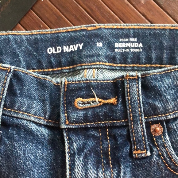 NWT Old Navy Bermuda jean shorts size 12 high rise 6” inseam - Picture 1 of 4